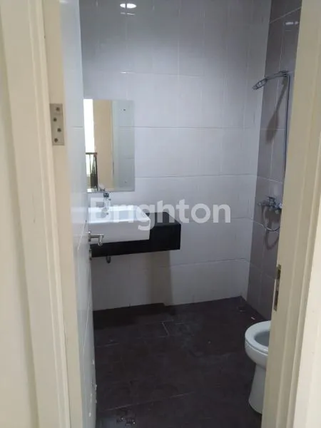 image RUMAH SIAP HUNI DI CLUSTER THOMSON, SUMMARECON SERPONG (6)