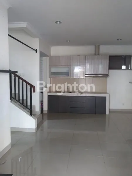 image RUMAH SIAP HUNI DI CLUSTER THOMSON, SUMMARECON SERPONG (7)