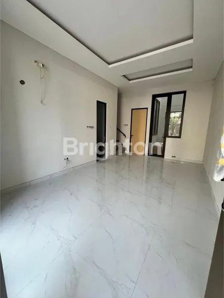 image RUMAH MEWAH 4 KT DI CLUSTER MOCA VRBANA, WIYUNG, SURABAYA (2)