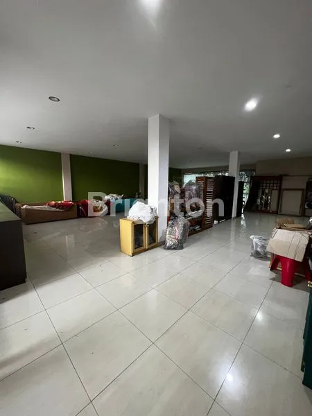 DISEWAKAN RUANG USAHA BATUNUNGGAL