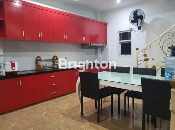 image RUMAH NYAMAN 3 LANTAI DI TAMAN GRIYA (4)