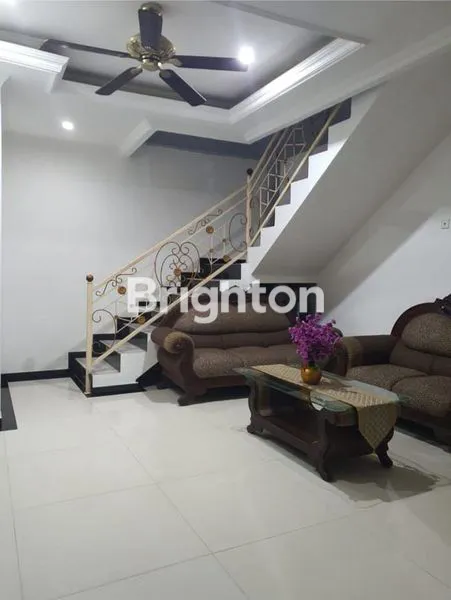 image RUMAH NYAMAN 3 LANTAI DI TAMAN GRIYA (2)