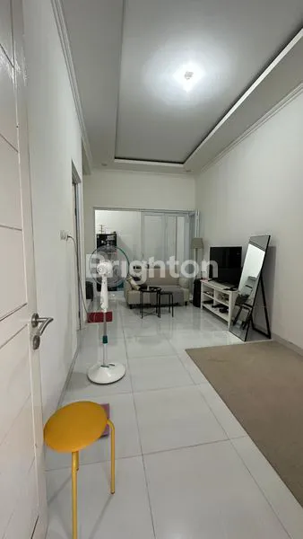 image RUMAH SIAP HUNI FULL FURNISHED DI CLUSTER EMERALD 8 PAMULANG (3)