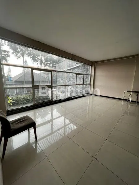 image DISEWAKAN RUANG USAHA - BATUNUNGGAL (2)