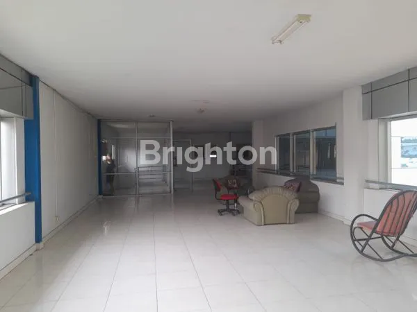 image GUDANG SIAP PAKAI LOKASI STRATEGIS BONUS CRANE HOIDT 5 TON LUAS TANAH 5.810, LUAS WORKSHOP 1500, LUAS OFFICE  250 SERTIFIKAT SHM (6)