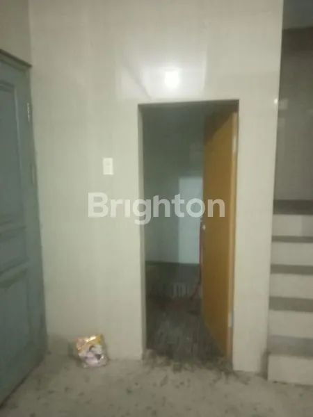 image RUKO GANDENG 3 UNIT ..STRATEGIS 3 LANTAI DI PUSAT KOTA MEDAN (5)