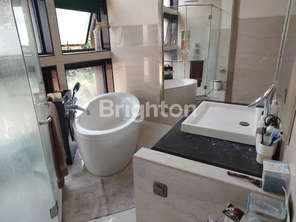 image RUMAH DI THE CASTILLA BSD FULL FURNISH NUANSA BALI (2)