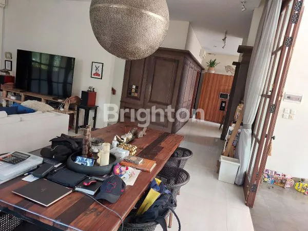 image RUMAH DI THE CASTILLA BSD FULL FURNISH NUANSA BALI (7)