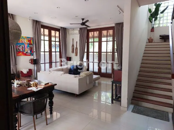 image RUMAH DI THE CASTILLA BSD FULL FURNISH NUANSA BALI (6)