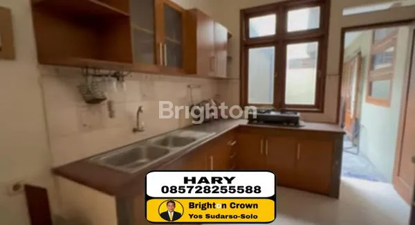 image DI JUAL RUMAH MEWAH 2 LANTAI HARGA NEGO, LOKASI DITENGAH KOTA DENGAN SUASANA YANG NYAMAN DAN TENANG SESUAI KEBUTUHAN UNTUK KELUARGA ANDA DAN DEKAT DENGAN INFRASTRUKTUR PENTNG HARGA YANG KOMPETITIF SESUAI DENGAN KUALITAS STRUKTUR BANGUNAN YANG TAHAN GEMPA! (7)