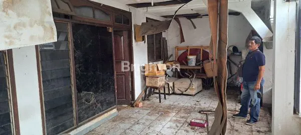 image RUMAH HUNIAN LAMA DI LOKASI SETIABUDI JAKARTA SELATAN SHM (2)