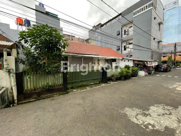 image RUMAH LAMA ASRI DI SETIABUDI JAKARTA :SELATAN (2)