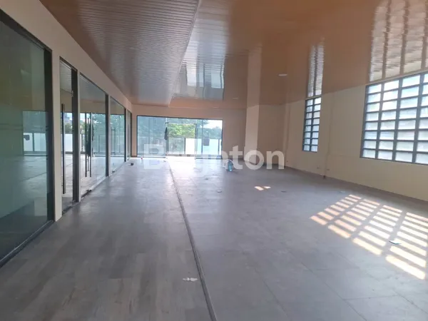 image GEDUNG KOMERSIAL TIGA LANTAI DI HIGH TRAFFIC GANDARIA KEBAYORAN BARU (2)