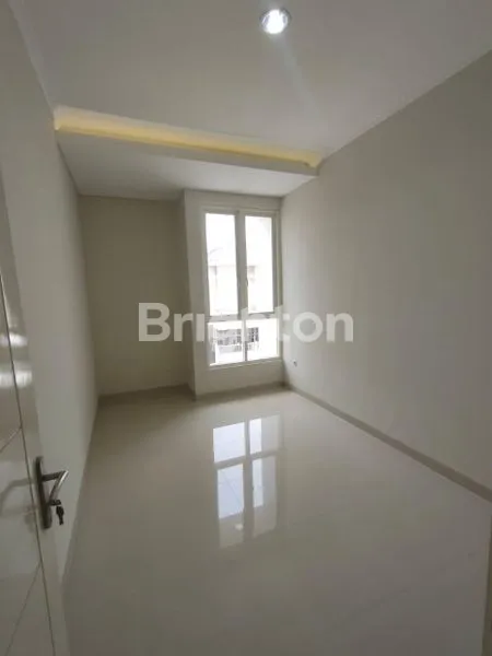 image DIJUAL RUMAH MANYAR 2 LANTAI  (3)