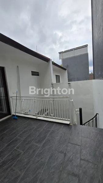 image DIJUAL RUMAH 2 LANTAI FULL FURNISHED SIAP HUNI FACADE CANTIK AREA GRAND PERMATA JINGGA MANGLIAWAN PAKIS KABUPATEN MALANG (5)