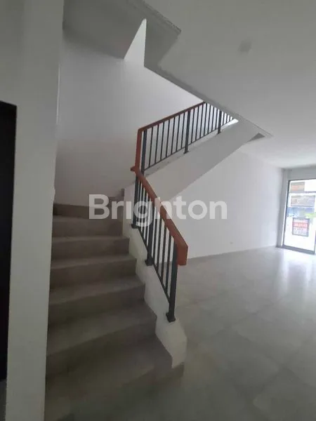 image RUKO 3 LANTAI ( 2.5 BANGUNAN ) STRATEGIS DI DOWNTOWN MADISON KOTA WISATA . (3)