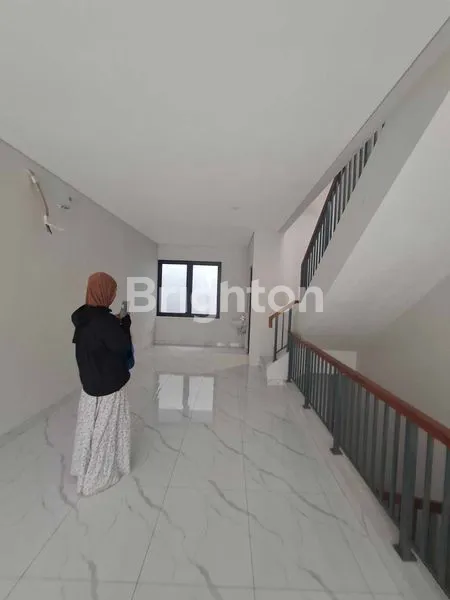 image RUKO 3 LANTAI ( 2.5 BANGUNAN ) STRATEGIS DI DOWNTOWN MADISON KOTA WISATA . (8)