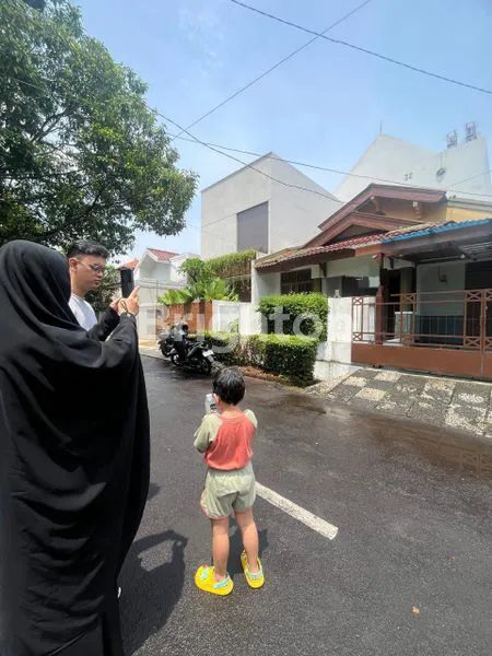 image RUMAH SANGAT STRATEGIS DI KASUARI BINTARO SEKTOR 9 (1)