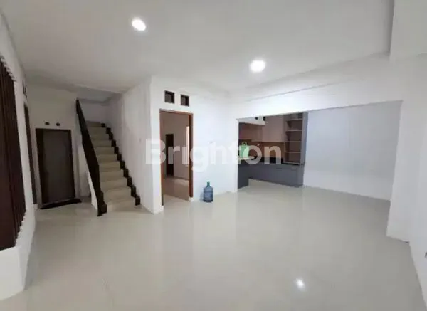 image PERUMAHAN ELITE GAYUNGSARI DEKAT MASJID AGUNG (3)