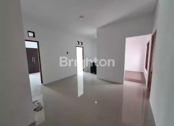 image PERUMAHAN ELITE GAYUNGSARI DEKAT MASJID AGUNG (8)