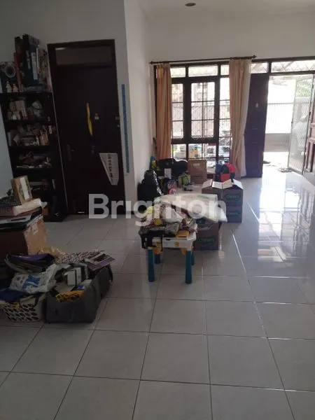 image RUMAH 2 LANTAI DI JEMURSARI, LT 165M², 4 KT (3)