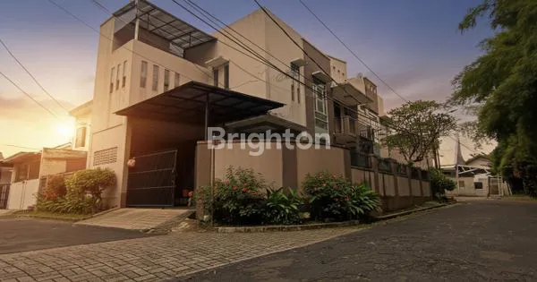image RUMAH STRATEGIS DI BSD, LT 250M² DEKAT TOL & STASIUN (1)