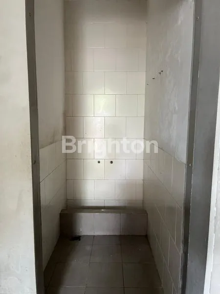 image RUMAH STRATEGIS TENGAH KOTA, COCOK UNTUK RESTO & CAFE (5)