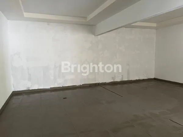 image RUMAH STRATEGIS TENGAH KOTA, COCOK UNTUK RESTO & CAFE (8)