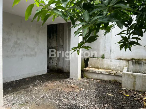 image RUMAH STRATEGIS TENGAH KOTA, COCOK UNTUK RESTO & CAFE (4)