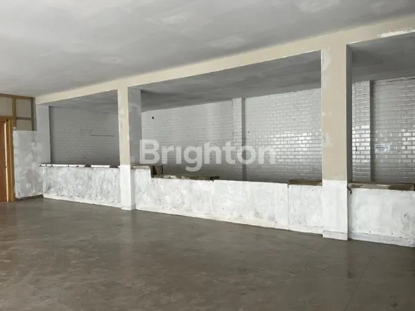 image RUMAH STRATEGIS TENGAH KOTA, COCOK UNTUK RESTO & CAFE (2)