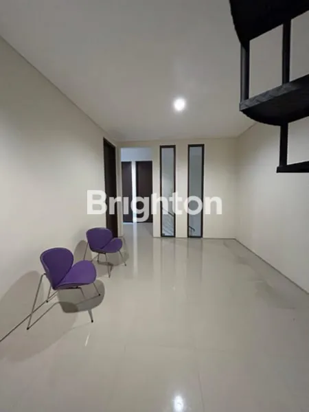 image 2M AN RUMAH LEBAR 7 BARU RENOVASI TAMAN PUSPA RAYA CITRALAND SURABAYA BARAT (7)