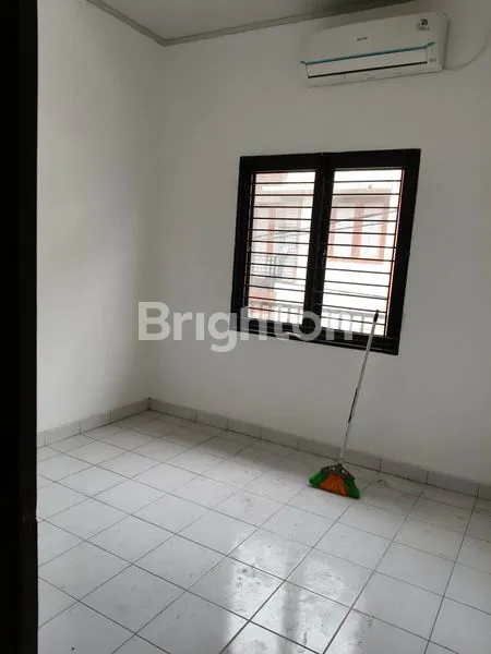 image RUMAH DURI KEPA 2 LANTAI DEKAT CENTRAL PARK MALL JAJARTA BARAT (7)