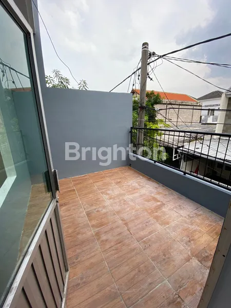 image DIJUAL RUMAH BARU RENOVASI 2 LANTAI DI WONOREJO, RUNGKUT, SURABAYA TIMUR HANYA 700JUTAAN (5)