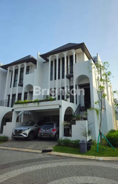 image RUMAH MEWAH 3 LANTAI FULL FURNISHED DI BSD (1)