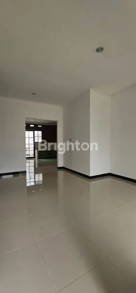 image RUMAH 2 LANTAI SIAP HUNI DI REGENCY, FULL RENOVASI (2)