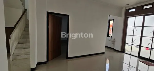 image RUMAH 2 LANTAI SIAP HUNI DI REGENCY, FULL RENOVASI (4)