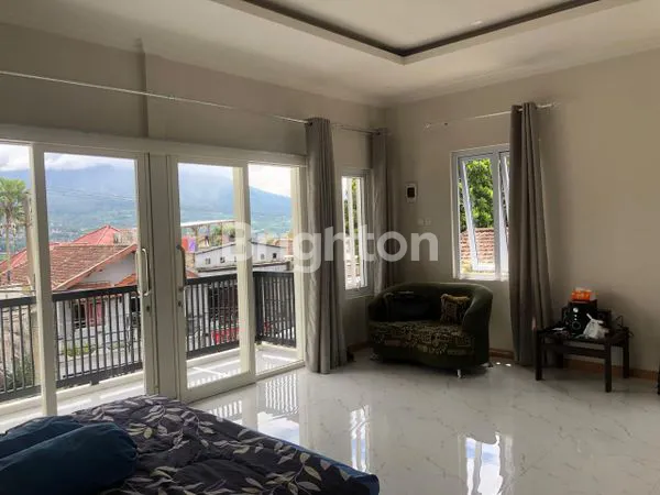 image HUNIAN STRATEGIS 4 LANTAI DI JALAN KASIMAN, BATU (4)