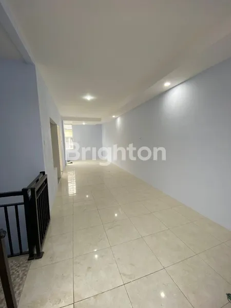 image DIJUAL RUMAH 2 LANTAI SIAP HUNI BARU RENOVASI DI WONOREJO, RUNGKUT, SURABAYA TIMUR HANYA 700JUTAAN (4)