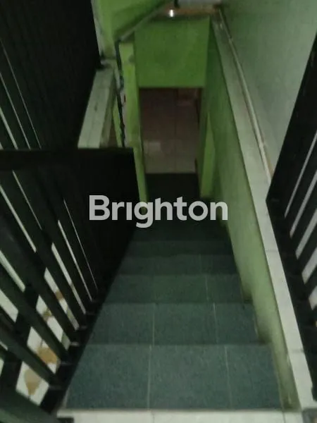 image RUKO 2,5 LANTAI DI RAYA MANYAR LOKASI STRATEGIS - SURABAYA (3)