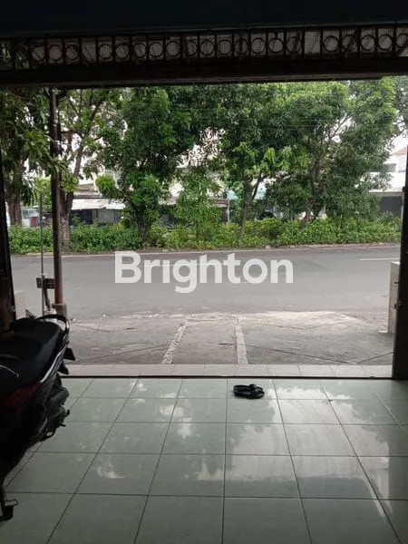 image RUKO 2,5 LANTAI DI RAYA MANYAR LOKASI STRATEGIS - SURABAYA (5)