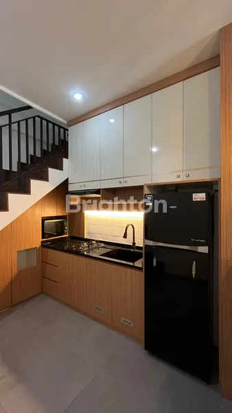 image RUMAH STRATEGIS DI VETERAN JAKARTA SELATAN AKSES MUDAH KE PONDOK INDAH (3)