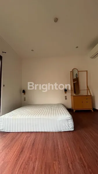 image RUMAH STRATEGIS DI VETERAN JAKARTA SELATAN AKSES MUDAH KE PONDOK INDAH (4)