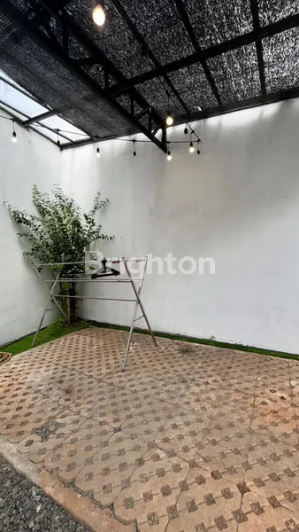 image RUMAH STRATEGIS DI VETERAN JAKARTA SELATAN AKSES MUDAH KE PONDOK INDAH (6)