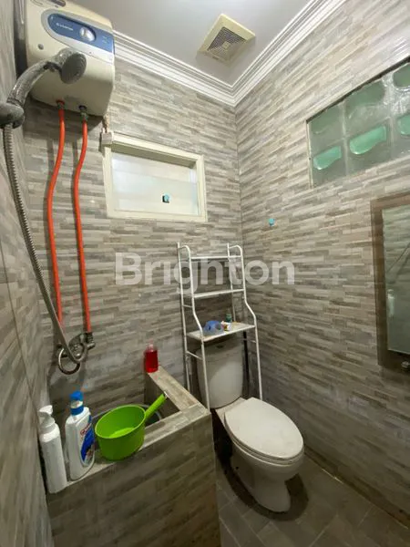 image DIJUAL RUMAH STRATEGIS\N\N JL ARIES SURABAYA\N\N (7)