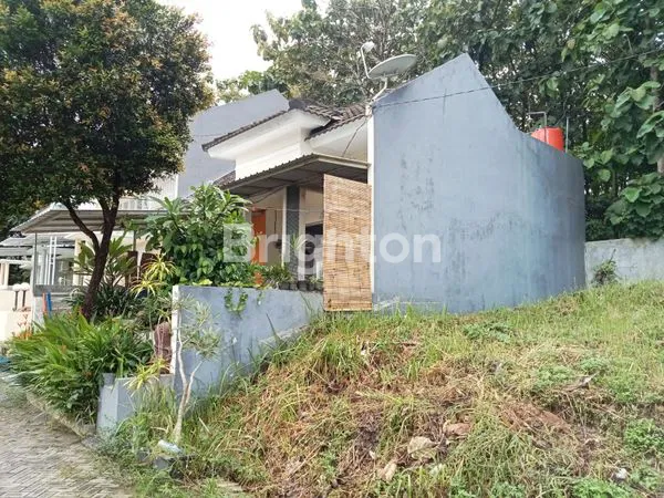 image DIJUAL RUMAH SIAP HUNI DAERAH TEMBALANG, MANGUNHARJO. HUNIAN ASRI DENGAN NUANSA ALAM YANG ASRI. BEBAS BANJIR. 10 MENIT KE RS KETILENG, 10 MENIT KE MC DONALD DAN KFC. 10 MENIT KE CITRAGRAND. 5 MENIT KE PASAR TRADISIONAL DAN PASAR MODERN ( INDOMART & ALFAMA (3)