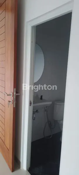 image RUMAH CANTIK BARU 2 LANTAI - CARPORT 2 MOBIL - CUMA 2.4M! (5)