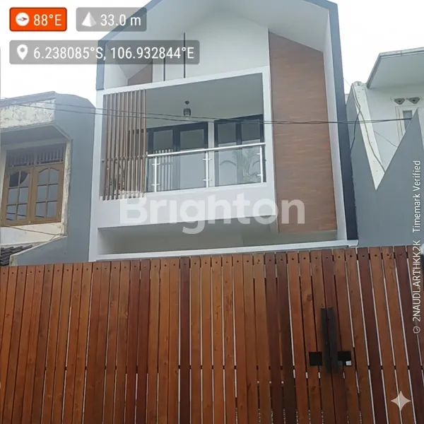image RUMAH CANTIK BARU 2 LANTAI - CARPORT 2 MOBIL - CUMA 2.4M! (1)