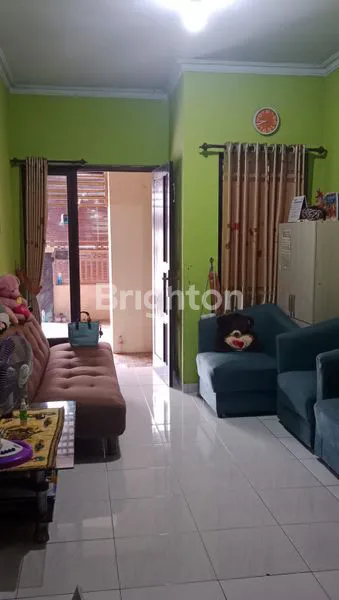 image RUMAH MEWAH 3 KT DI KING SAFIRA, SIDOARJO (2)