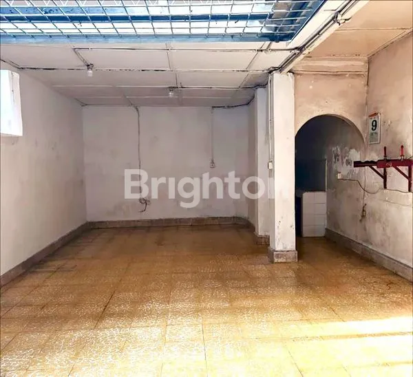 image RUKO LEBAR 5 MTR EX BENGKEL DI INTI KOTA - LOKASI STRATEGIS COCOK UNTUK BISNIS COFFEE SHOP, BENGKEL, KANTOR DLL (5)