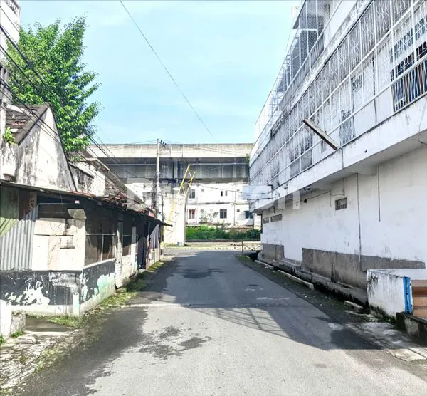 image RUKO LEBAR 5 MTR EX BENGKEL DI INTI KOTA - LOKASI STRATEGIS COCOK UNTUK BISNIS COFFEE SHOP, BENGKEL, KANTOR DLL (2)